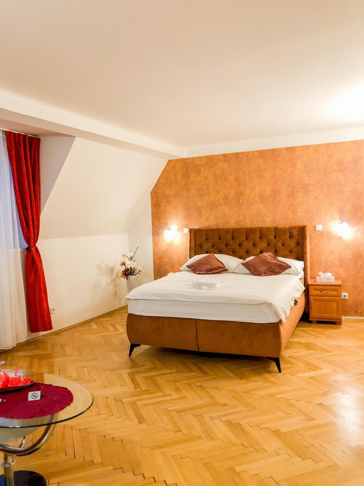 Hotel Trumf Mladá Boleslav Zewnętrze zdjęcie